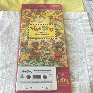 Wee Sing Around The World a CD Musical Journey NWT